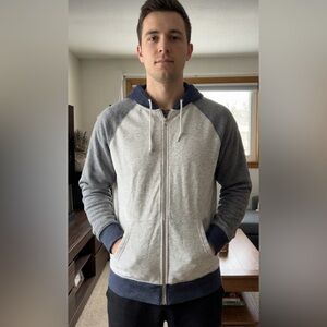 Old Navy Men's Gray and Navy Zip-Up Sweater